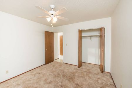 Lauren Manor - Photo 3