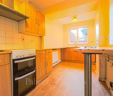 2 bedroom end of terrace house to rent - Photo 4