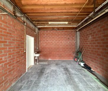 Ruime woning met twee slaapkamers en garage te Sint-Eloois-Vijve - Foto 5