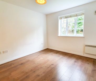 Newland Gardens, Hertford - Photo 3