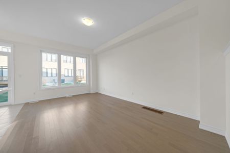 For Lease - 7 Harvey Bunker Crescent, Markham, Ontario - Photo 2