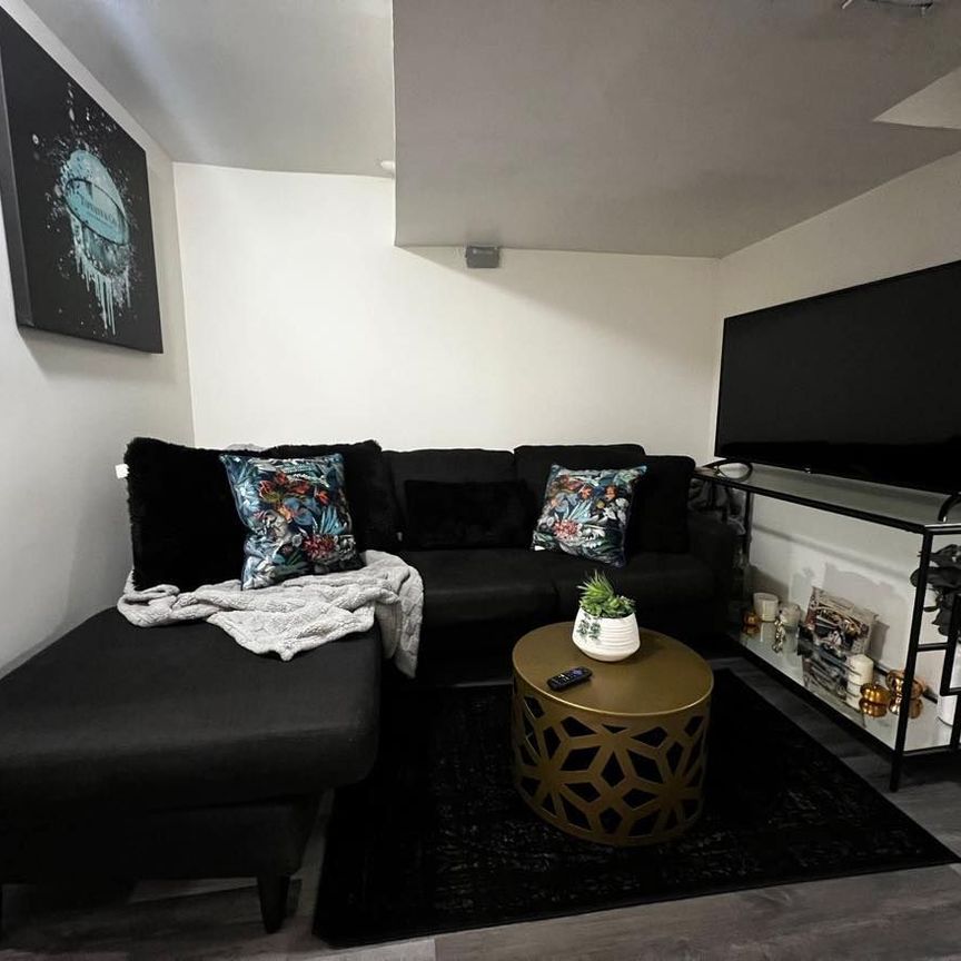 For Lease - 36 Mintwood Drive, Toronto, Ontario - Photo 1