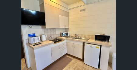 Semi-Furnished Unit in Lakes Entrance: Price Includes Electricity, Water, and WiFi - Photo 4