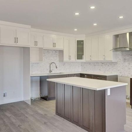 2 CH - 2 SDB - Sherbrooke - $1,800 /mo - Photo 3