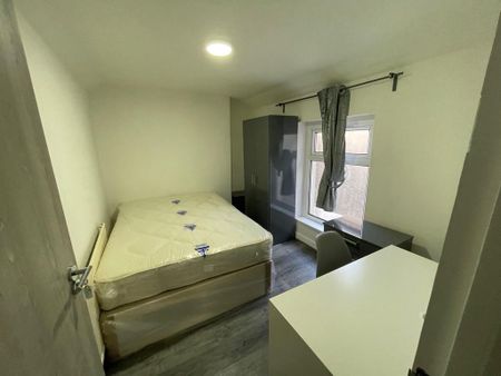 4 bedroom house to rent - Photo 3