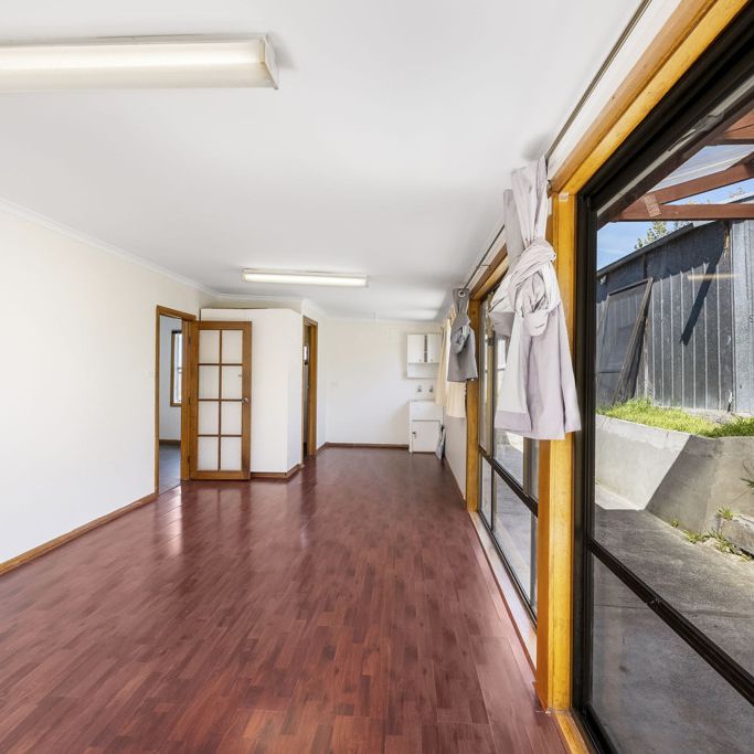 Charming 3-Bedroom House in Austin Ferry - Photo 1