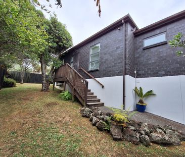 Contemporary Townhouse - Photo 4