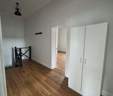 Modern two bedroom located in the heart of town! - Photo 6