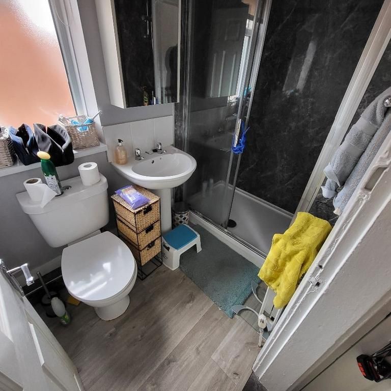 3 bedroom flat to rent - Photo 1