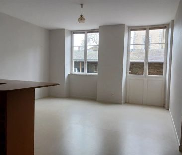 Location appartement 2 pièces - 55m² à Mayenne (53100) - Photo 2