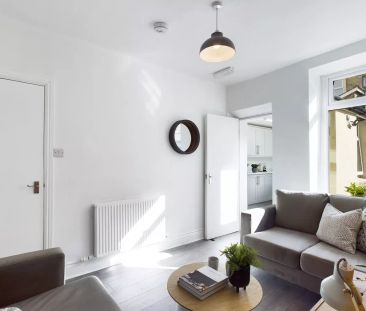 5 Bedroom House - Photo 1