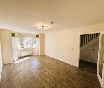 4 bedroom detached house to rent - Photo 2