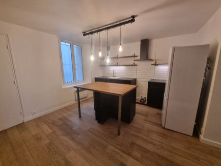 Location Appartement 3 pièces 57m² PARIS 10ème - Photo 5