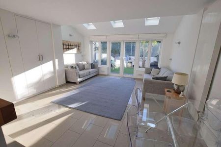 Maple Close, Barton On Sea, Hampshire, BH25 - Photo 5