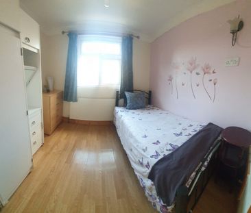Room in a Shared House, Colville Road, E11 - Photo 2