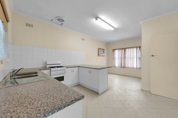Spacious 3-Bedroom Home in Salisbury Downs - Photo 1