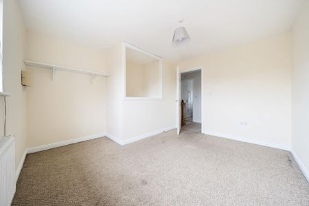 2 bedroom semi-detached house to rent - Photo 4