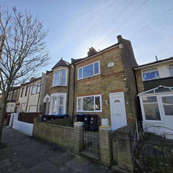 Beaconsfield Road, Enfield, EN3 - Photo 1