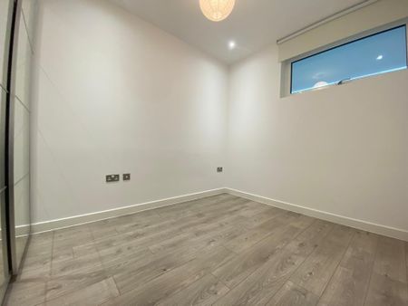 Edinburgh Gate - Photo 4