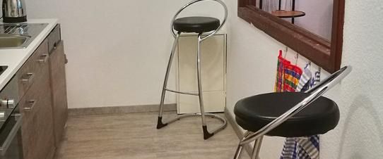 2-ZKB, vollmöbliert mit EBK & Balkon/Terrasse – barrierearm - Foto 1