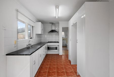3 Andrew Street, Mooroolbark - Photo 3