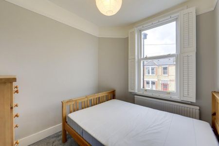 3 bedroom terraced house to rent - Photo 5