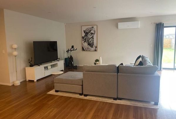 Lovely family home - Photo 1