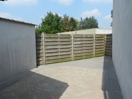 Instapklare prima gelegen gezellige rijwoning met zonnige koer. - Photo 5