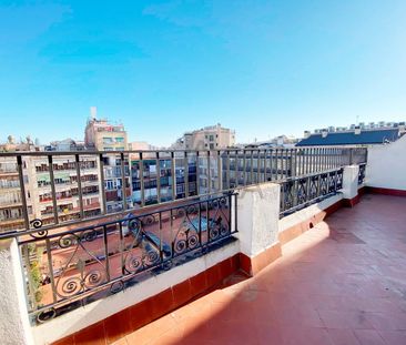 Soleado dúplex con terraza en calle Girona, Barcelona - Photo 6