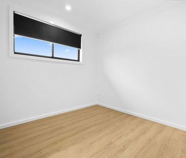 Stunning Family Home! - Photo 2