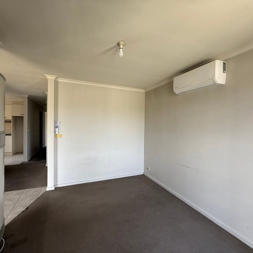 Well-Presented Two Bedroom Unit in Convenient Location - Photo 1