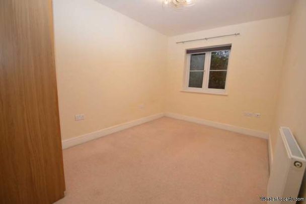 3 bedroom property to rent in Addlestone - Photo 1