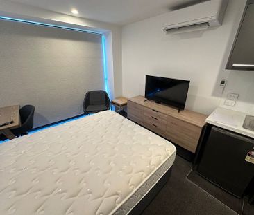 Fully Furnished Secure Studio Apartment - Photo 5