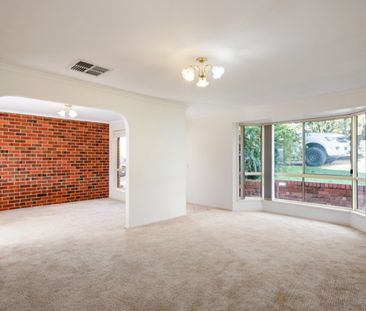 2/631 Pearsall Street, Lavington NSW 2641 - Townhouse For Rent | Do... - Photo 3