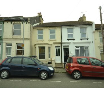 2 bed terraced house to rent in Winchelsea Road, Hastings - Photo 1