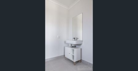 Premium Fully Furnished Co-Living Rooms with Private Bathrooms – All Bills Included - Photo 3