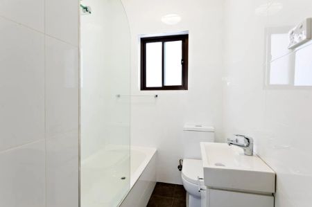 Two Bedroom Apartment in a Secure Boutique Block - Photo 5