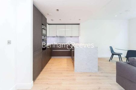 Sovereign Court, Hammersmith, W6 - Photo 4