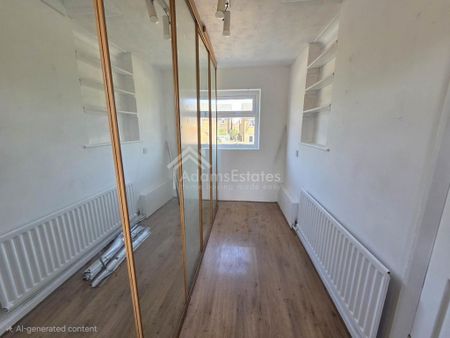 4 bedroom semi-detached house to rent - Photo 5