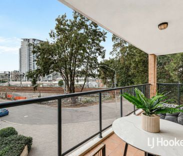 Space, Style, Comfort and Connectivity - Photo 2