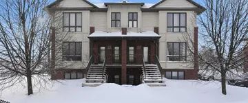 1 room apartment of 117m² in Gatineau - Photo 1