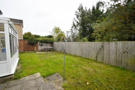 3 bedroom detached house to rent - Photo 4