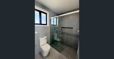 Brand New 5-Bed Luxury Home in Menangle Park - Photo 5