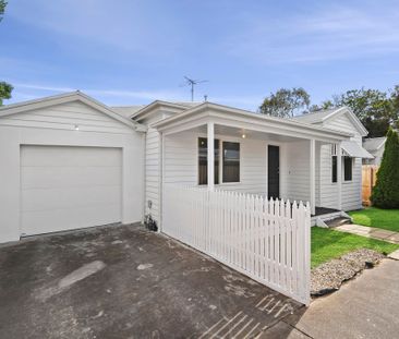 Modern Geelong West Townhouse - Photo 3