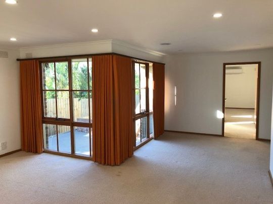 2 Tiki Court, Wheelers Hill - Photo 1