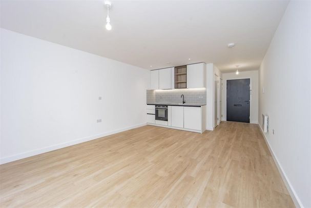 Studio to rent - Photo 1