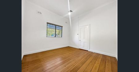 Charming 3-Bedroom Character Home in Ultra-Convenient Arncliffe Location - Photo 2