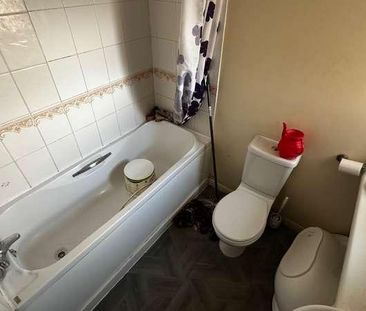 Spacious Room In Friendly Shared House &#; All Bills Included, LU4 - Photo 6
