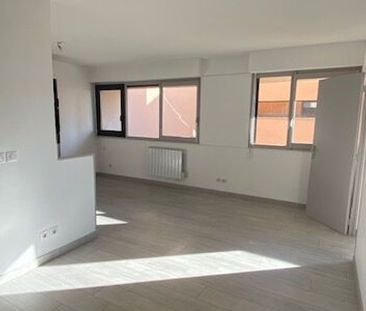 Appartement à louer 2 pièces • La Seyne-sur-Mer - Photo 2