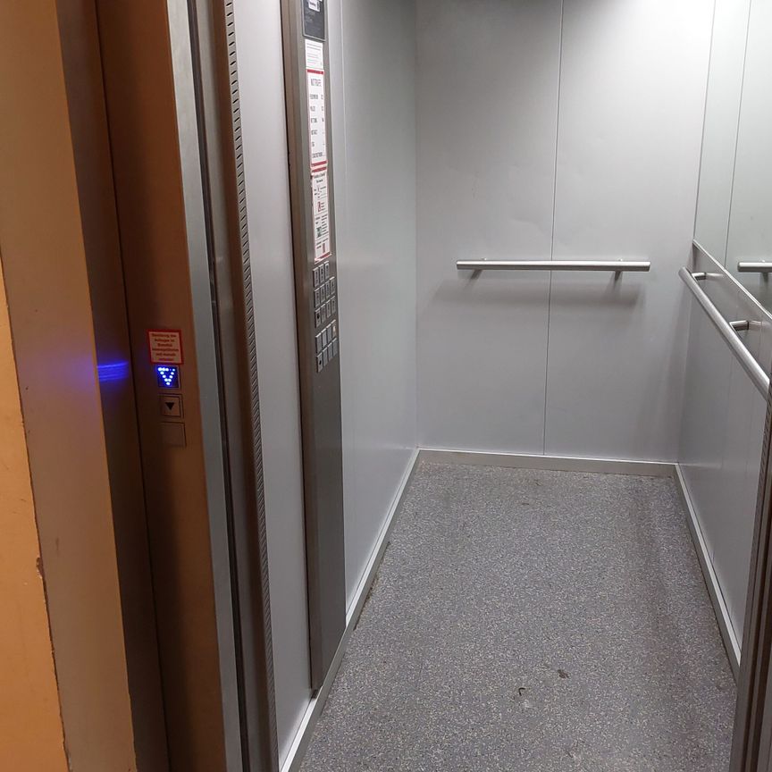77m² Mietwohnung / Loggia / Lift mit großartigen Ausblick in Steyr - Photo 1